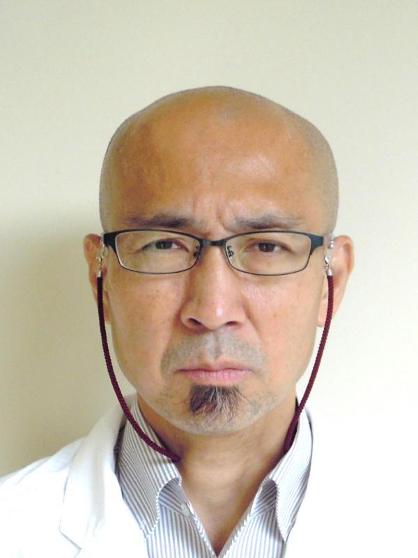 大塚俊宏医師顔写真