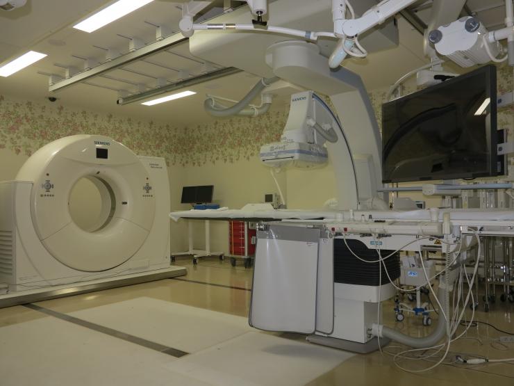 AG：CT画像で病巣を確認しながら治療できる血管造影装置（画像）