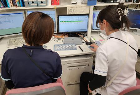 注射薬業務の様子2